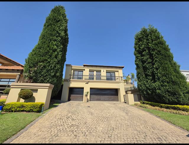 5 BEDROOM GOLF ESTATE FOR SALE IN BLUE VALLEY GOLF ESTATE